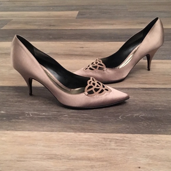 Giorgio Armani Satin Pumps - Picture 2 of 10